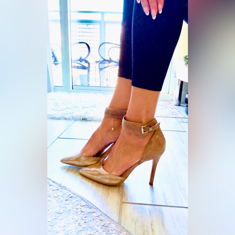 EUC Vince Camuto heels